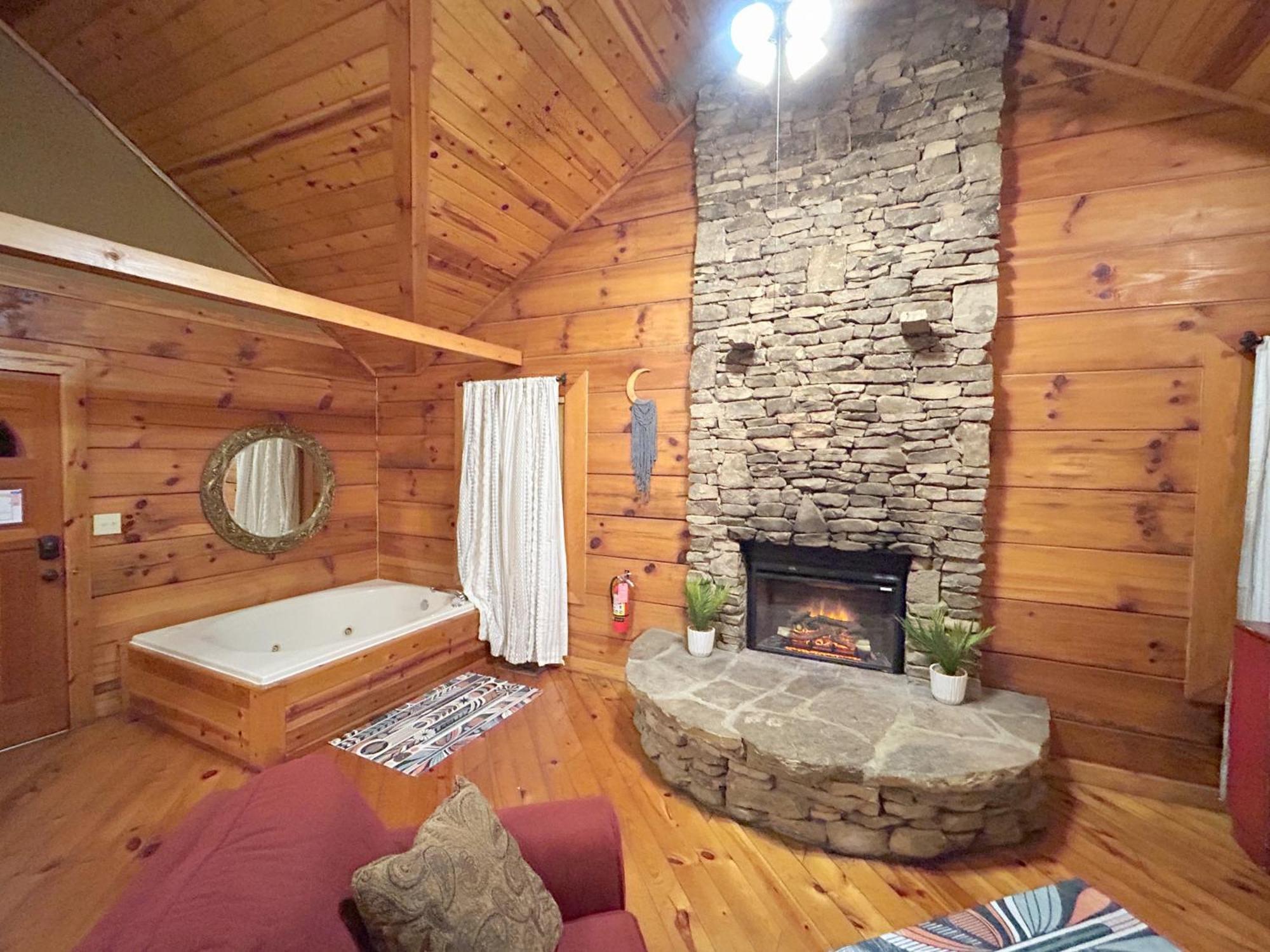 Honeymoon Hideaway Villa Gatlinburg Exterior photo