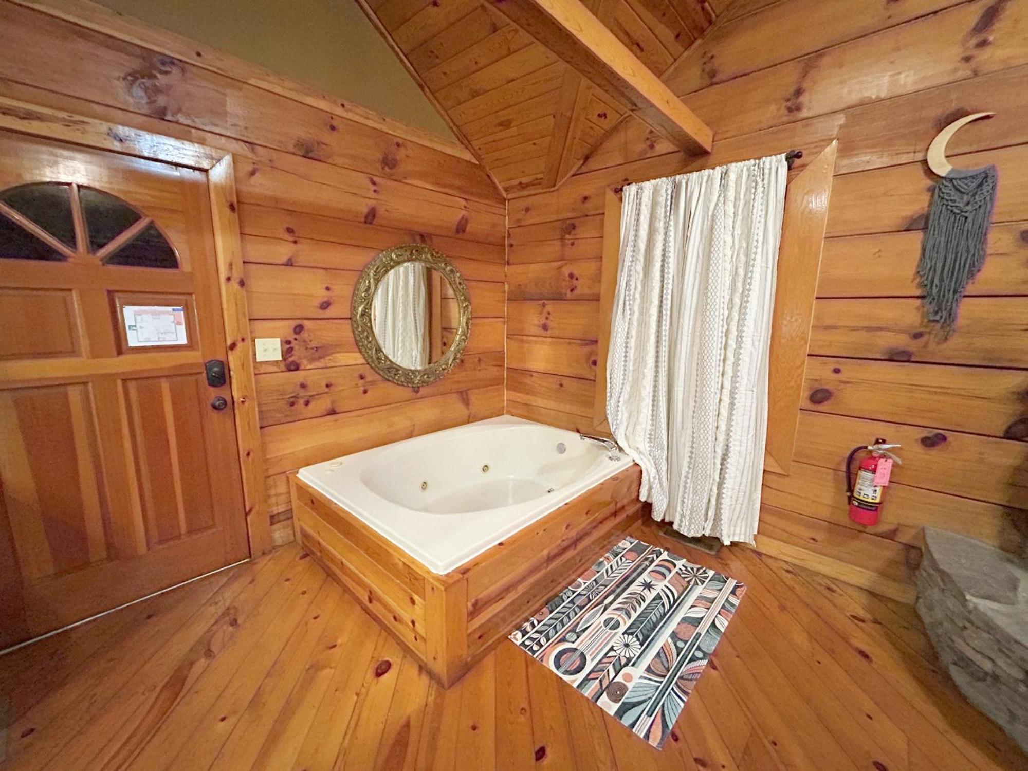 Honeymoon Hideaway Villa Gatlinburg Exterior photo