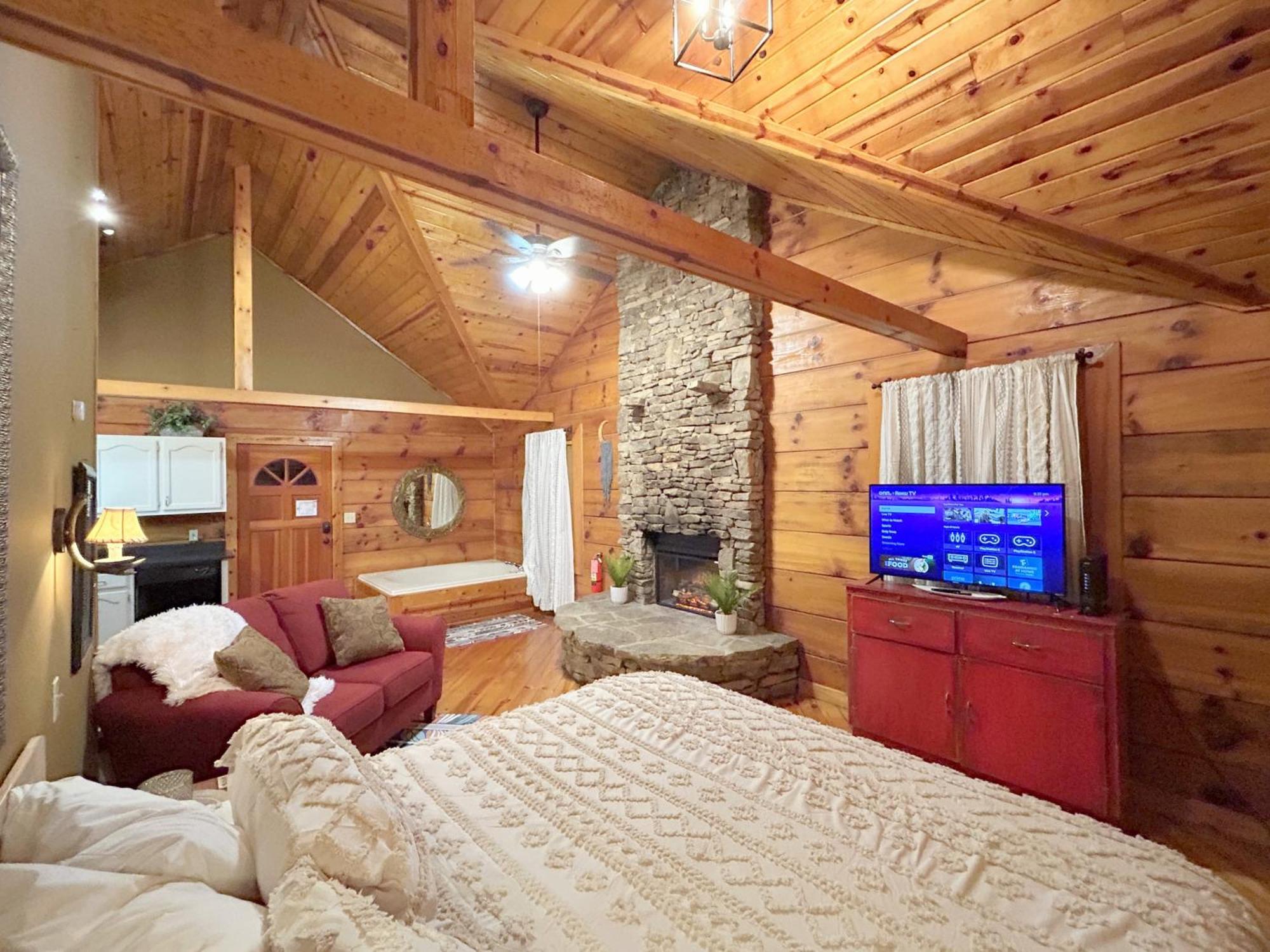 Honeymoon Hideaway Villa Gatlinburg Exterior photo